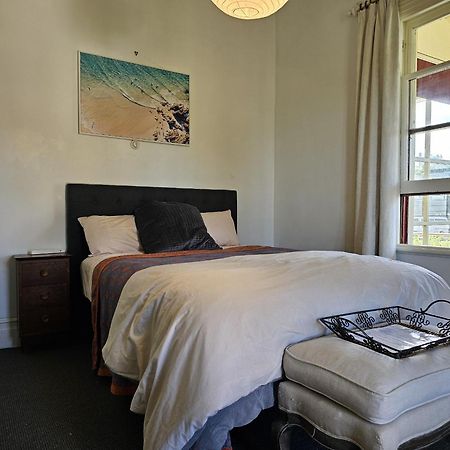 Brony'S Beachfront-Short And Long Term Stays Porirua Ngoại thất bức ảnh