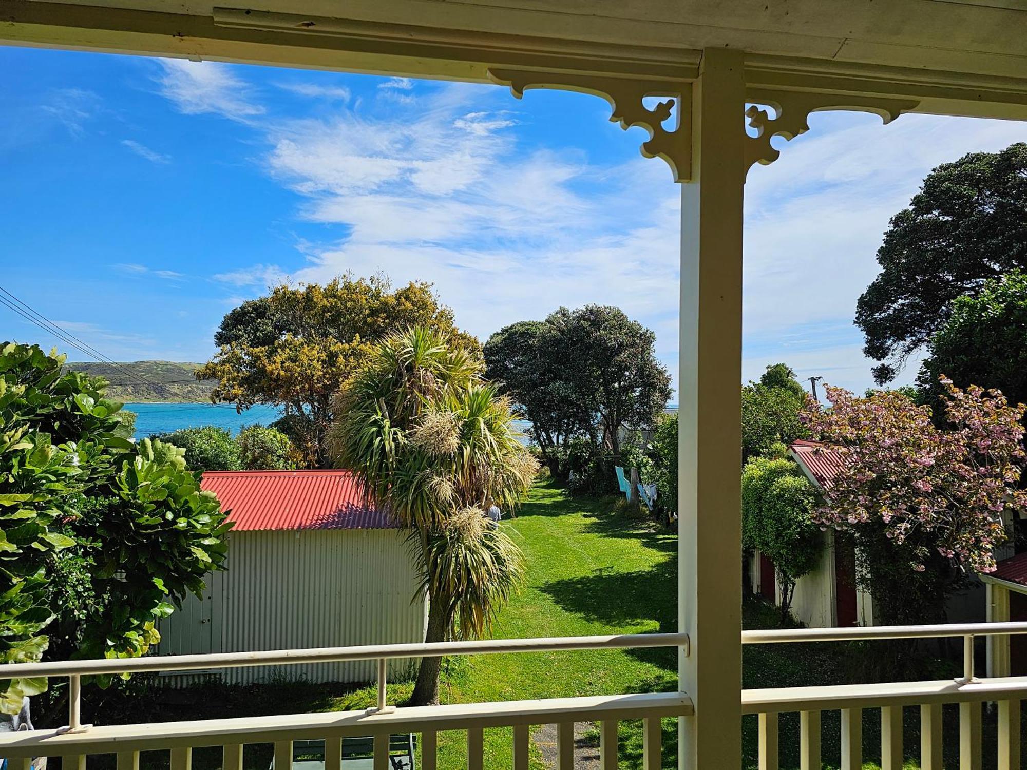 Brony'S Beachfront-Short And Long Term Stays Porirua Ngoại thất bức ảnh
