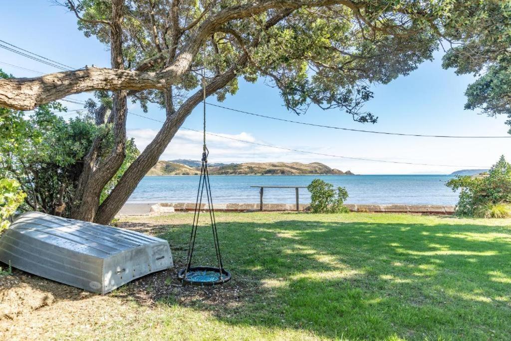 Brony'S Beachfront-Short And Long Term Stays Porirua Ngoại thất bức ảnh